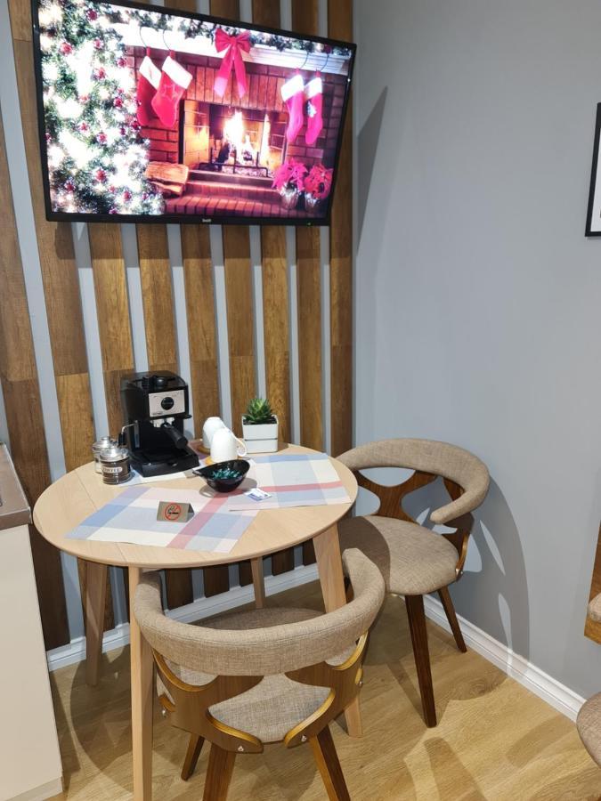 Sunny Apartment - Blloku Tirana, Near Lake Екстериор снимка